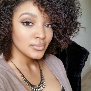 Meet your Posher, Veronica